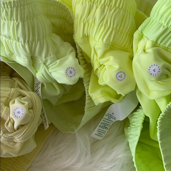 💛Hotty Hot 💛 Color Comparison - Picture 2 of 2